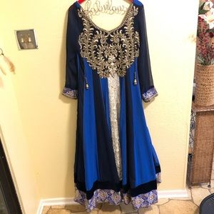 Pearls and Beads Indian/Pakistaní Dress and Shawl L